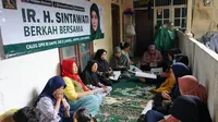 Bakal calon legislatif dari PPP Sintawati  melalui relawannya mulai mencari dukungan dengan menggaet kaum ibu-ibu atau emak-emak. Salah satunya dengan melakukan pengajian di Mampang, Jakarta. (Foto: Istimewa).