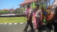 Kapolda Bali Irjen Sugeng Priyanto menggantikan Ronny F Sompie. (Liputan6.com/Dewi Divianta)