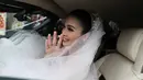 "Kalau orang biasa nikah klise. Susah senang kan selalu bersama. Saya ketemu dia (Sandra) waktu itu lagi masih zaman susah," ucap Harvey. (Nurwahyunan/Bintang.com)