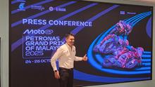CEO PETRONAS SIC, Azhan Shafriman Hanif pada sesi konferensi pers promosi MotoGP Malaysia 2025 di Jakarta. (Muhammad Adiyaksa/Bola.com)