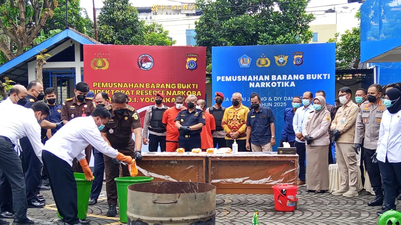 Pemusnahan Barang Bukti Sabu Cair oleh Bea Cukai dan Polda DIY