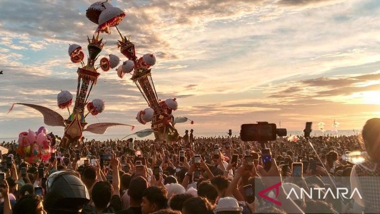 Pariaman Gratiskan Tiket Objek Wisata Pantai Gandoriah untuk Puncak Tabuik Piaman 2026