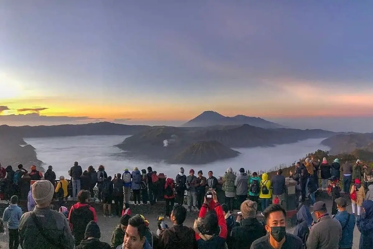 Gunung Penanjakan spot utama melihat sunrise Bromo