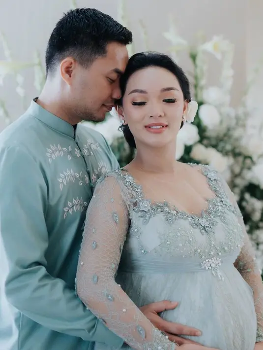 Zaskia Gotik 7 Bulanan (Instagram/rh_weddingplanner)
