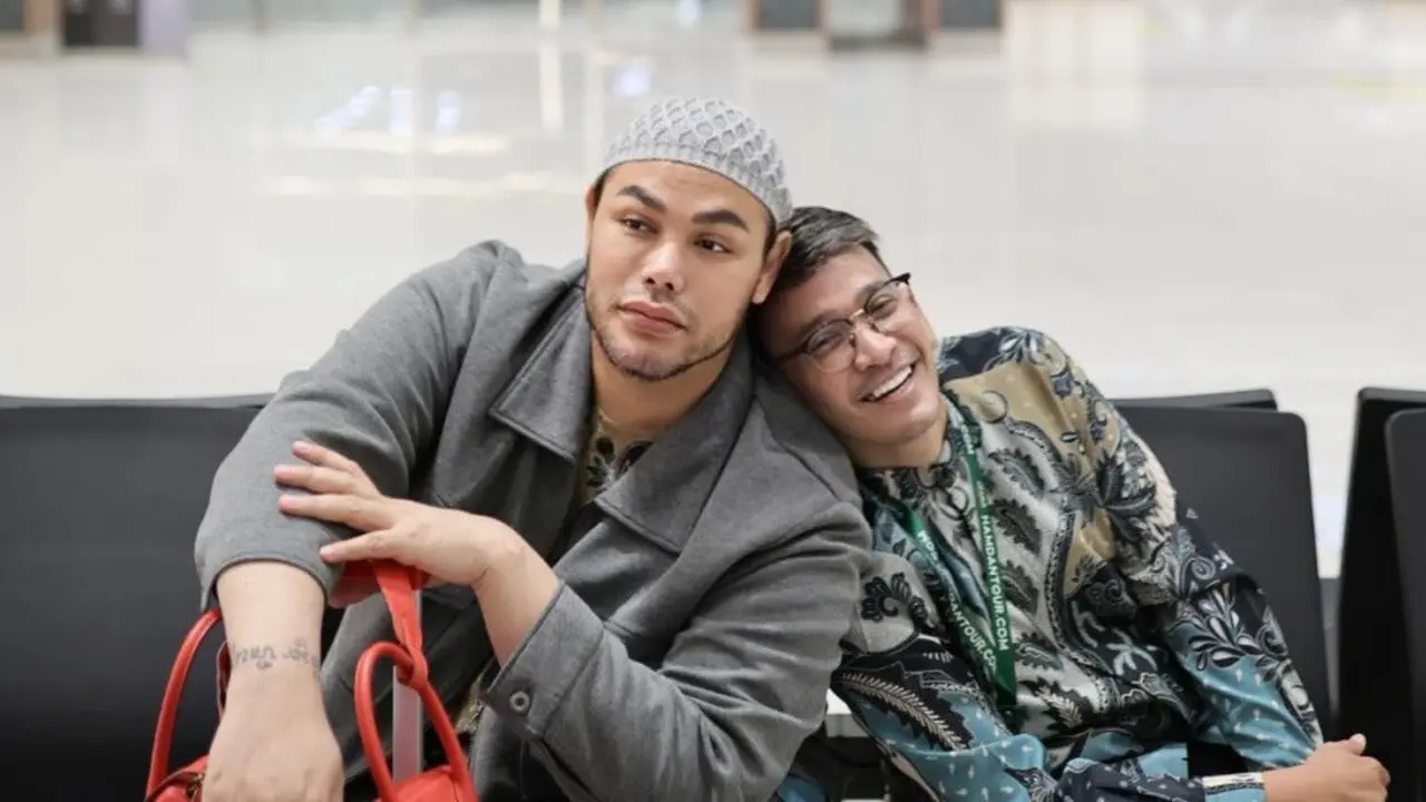 Ivan Gunawan & Ruben Onsu di bandara