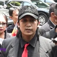 LSM KPK punya alasan kenapa mereka mencabut gugatan yang dilayangkan kepada Zaskia Gotik. Apa sih alasan mereka mencabut gugatan?