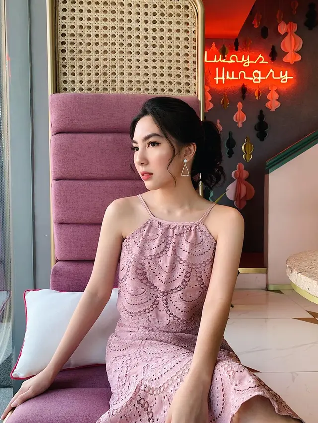 Potret Devienna, Beauty Vlogger 'Kembaran' Nayeon TWICE (sumber: instagram/@deviennaaa)