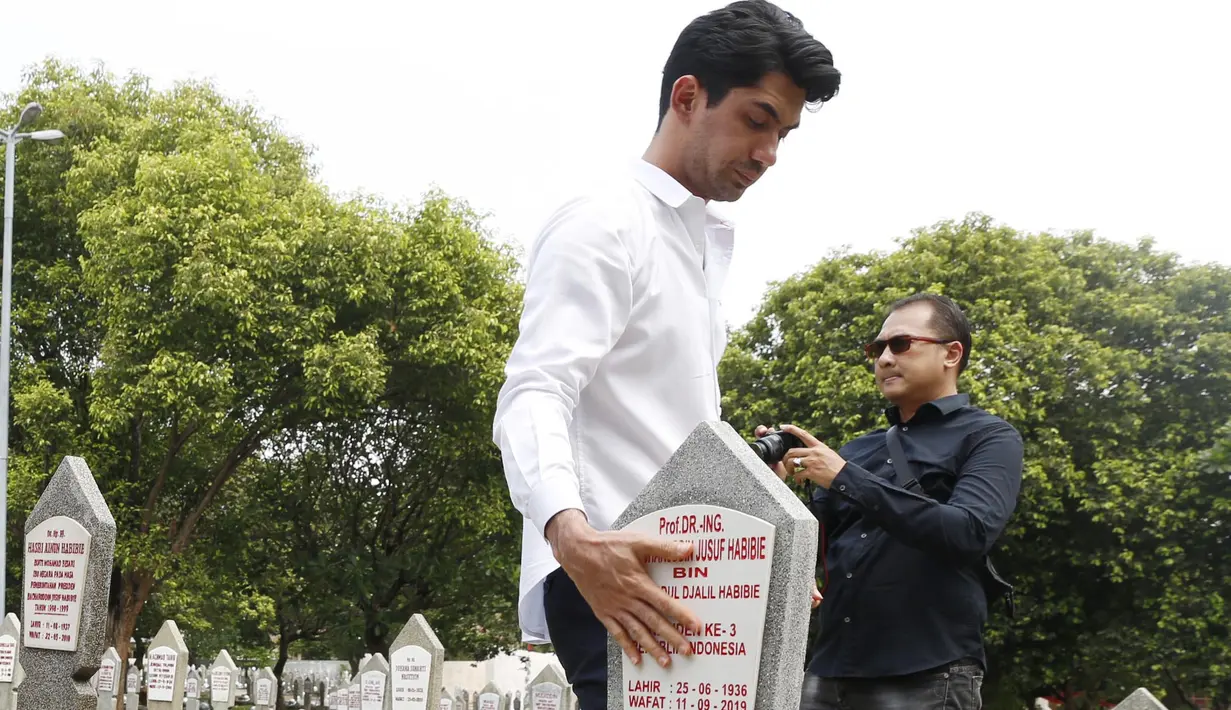 Reza Rahadian (Daniel Kampua/Fimela.com)