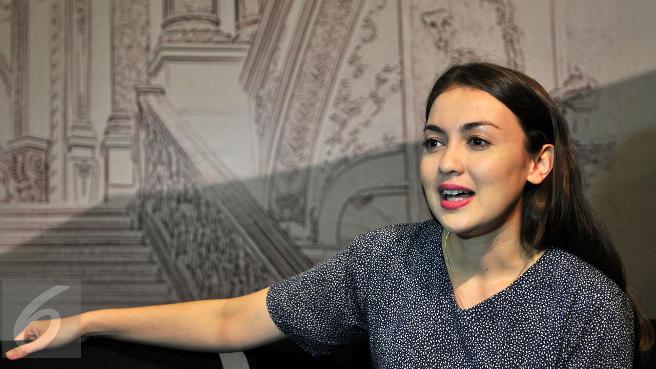 Rianti Cartwright, pemeran Malika 