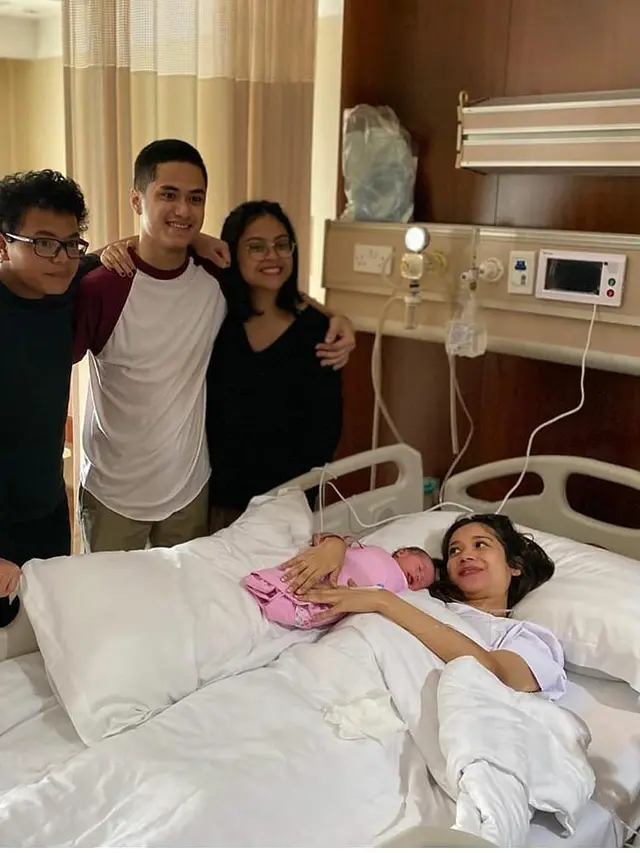 Gista Putri dan Keluarga