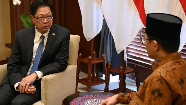 Pertemuan bilateral antara Menlu RI Sugiono (kanan) dan Duta Besar Thailand untuk Indonesia  Prapan Disyatat (kiri) di Kantor Kemlu RI, Rabu (12/3/2025). (Dok. Kemlu RI)