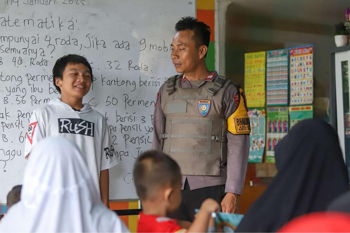 Sosok Aiptu Agus Riyanto, Polisi Inspiratif Dirikan Sekolah Gratis untuk Anak-Anak Pemulung di Sudut Jakarta