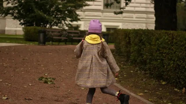 Ilustrasi Tunik Anak (Credit: Mary She/Unsplash)