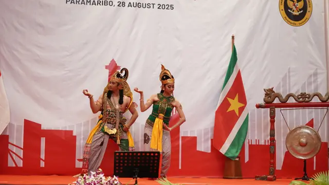 Resepsi Diplomatik Peringatan 80 Tahun Kemerdekaan Republik Indonesia di Ballroom Royal Torarica Hotel, Paramaribo, pada Kamis, (28/8/2025) juga dimanfaatkan KBRI Paramaribo untuk promosi budaya, pariwisata, dan kuliner Indonesia.