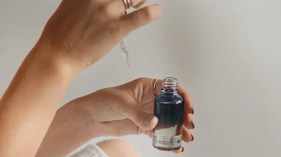 Waktu Tepat Penggunaan Serum Vitamin C dan Retinol Agar Lebih Optimal