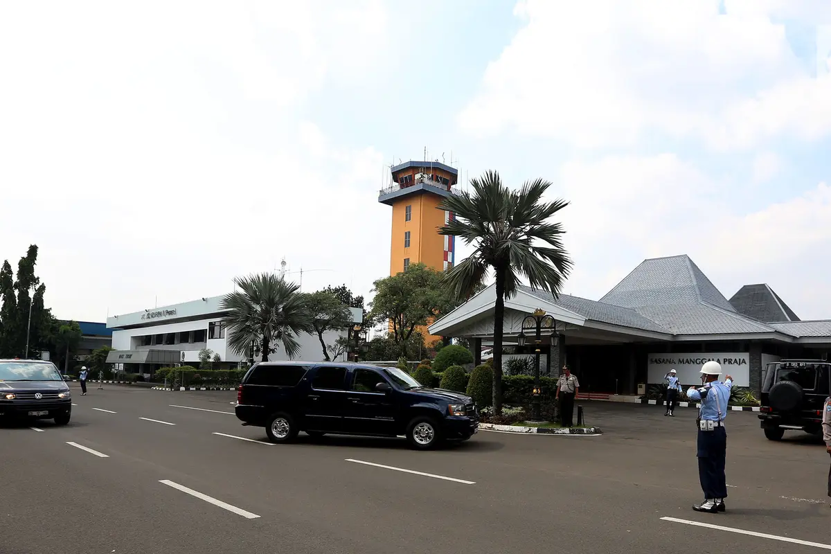 Suasana Bandara Halim Jelang Kepulangan Obama 
