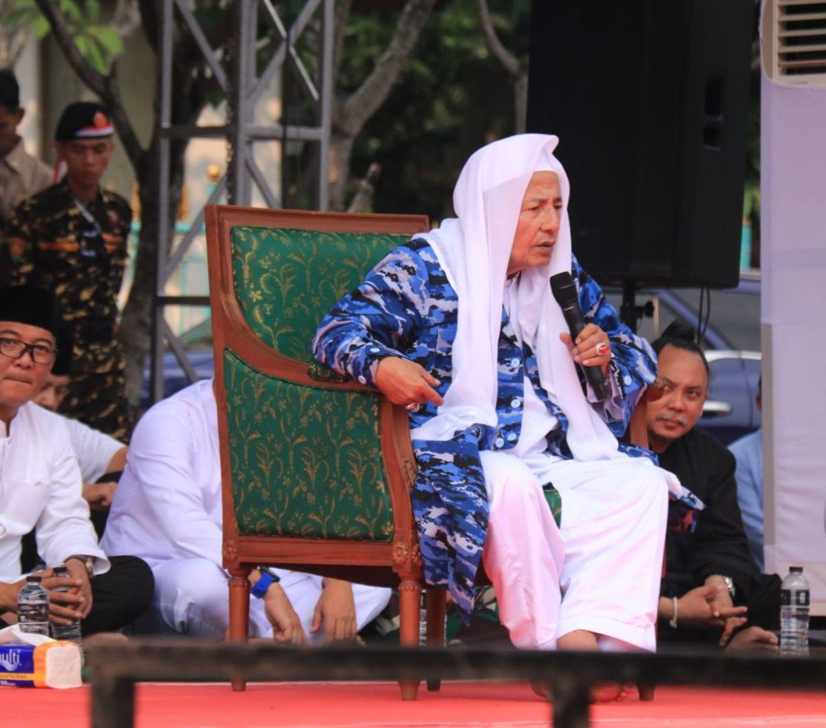 "Kalau ini semua sudah melekat kepada anak bangsa, karena Indonesia di atas, dari semua yang ada di Indonesia, partai-partai lainnya adalah Indonesia paling tinggi," lanjut Habib Luthfi.