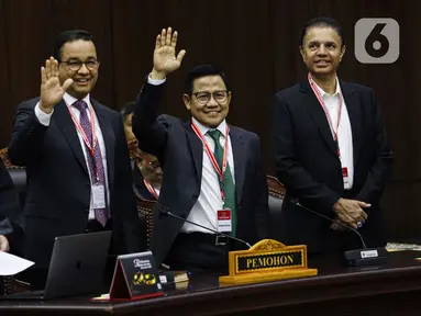 Calon presiden dan calon wakil presiden nomor urut 01, Anies Baswedan dan Muhaimin Iskandar hadir dalam sidang putusan perkara Perselisihan Hasil Pemilihan Umum (PHPU) atau putusan sidang sengketa Pilpres 2024 di Mahkamah Konstitusi (MK), Senin (22/4/2024). (Liputan6.com/Angga Yuniar)