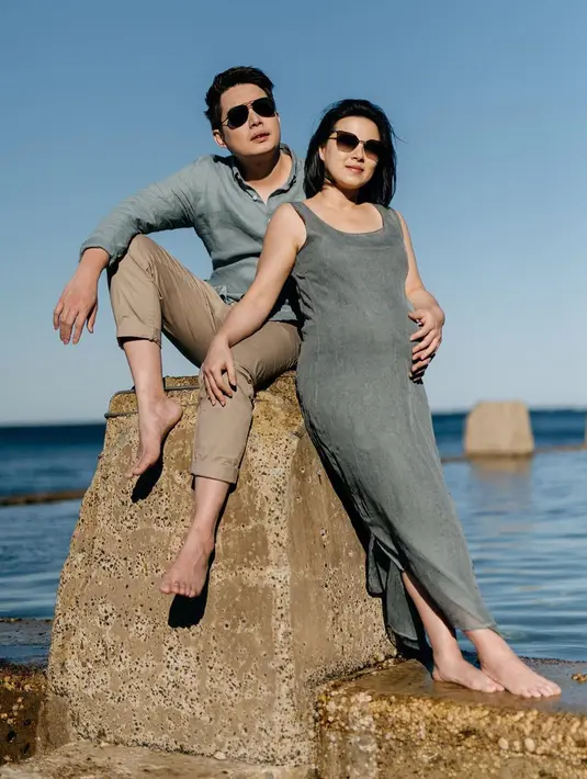 "Jangan anaknya terus dijagain, terus akhirnya kita lupa sama istri. Kalau saya secara pribadi, lebih mengutamakan anak. Tapi istri itu menurut saya penting juga, jadi dua-duanya harus jalan seimbang," tutup Edric Tjandra. (Instagram/edrictjandra)