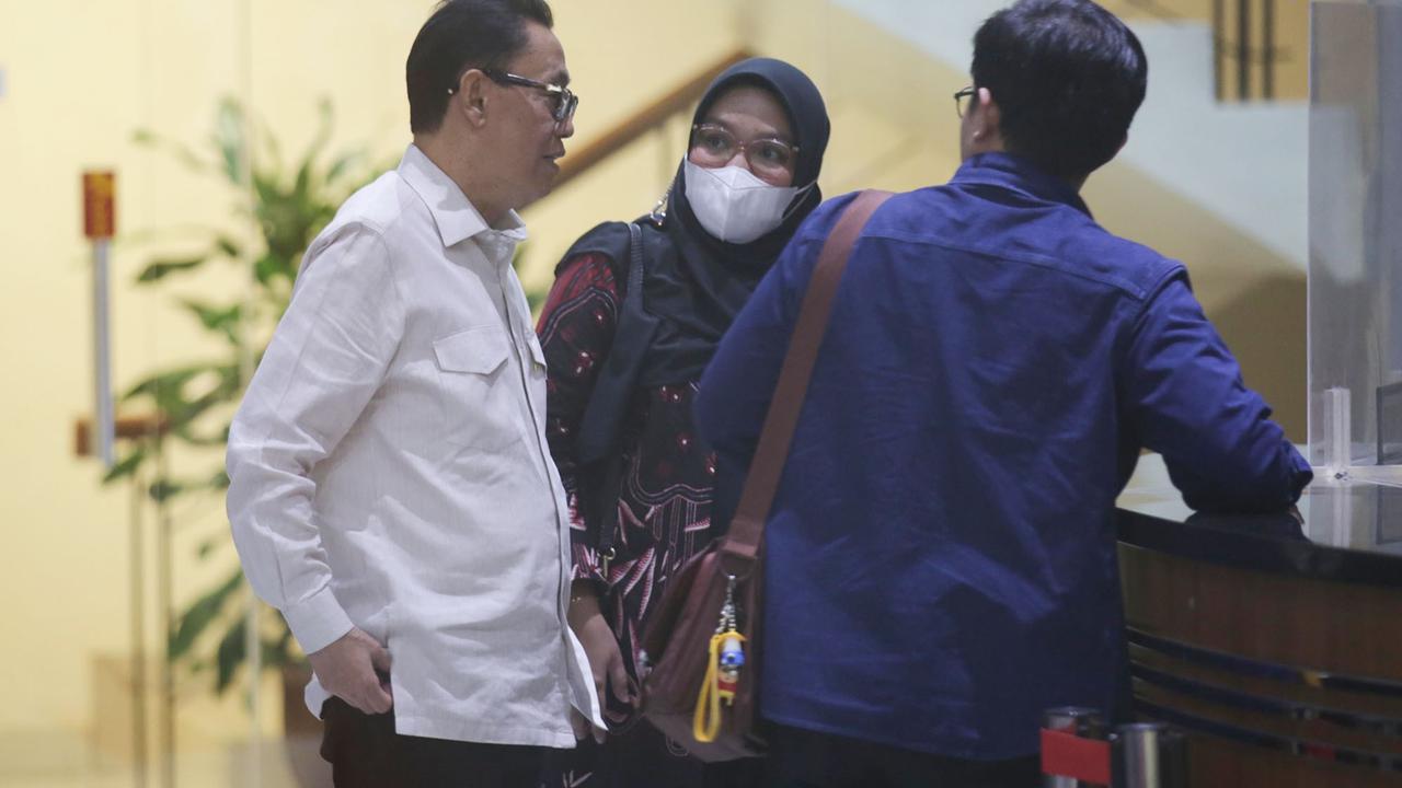 FOTO:  Eks Anggota BPK Ahmadi Noor Supit Diperiksa KPK Terkait Dugaan Korupsi Iklan Bank BJB