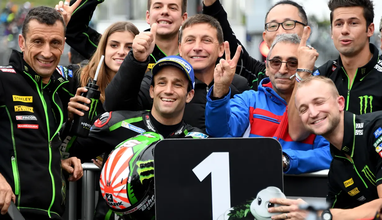 Pebalap Yamaha Tech3, Johann Zarco meraih pole posisi pada kualfikasi MotoGP Japang di Twin Ring Motegi, (14/10/2017). Zarco mencatat waktu 1'53.469. (AFP/Toshifumi Kitamura)