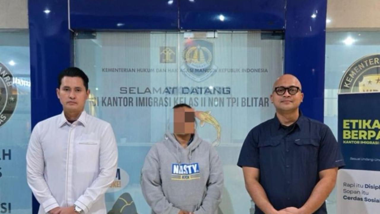 Trivia: Melanggar Izin Tinggal 55 Hari, Imigrasi Blitar Deportasi WNA Malaysia Ini