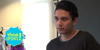 Fajar Sidiq, artis Headline Management yang membawa batik Papua ke Amerika Serikat.