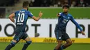Georginio Rutter. Striker asal Prancis berusia 19 tahun yang kini berseragam Hoffenheim sejak didatangkan dari Stade Rennais pada tengah musim 2020/2021 selalu tampil dalam 17 laga di Liga Jerman musim ini. Empat gol dan 3 assist berhasil dikoleksinya. (AFP/Daniel Roland)