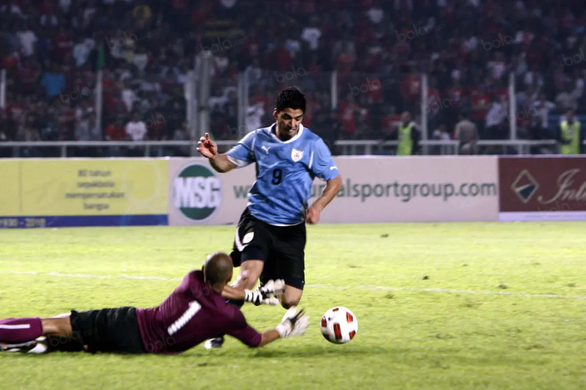 Timnas Indonesia, PSSI, Alfred Riedl, Uruguay