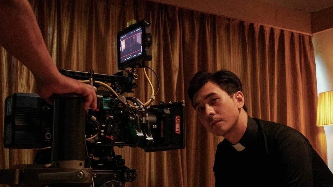 Perannya sebagai romo juga berhasil mengangkat kembali nama Jerome, setelah sebelumnya ia tampil dalam film THE ARCHITECTURE OF LOVE bersama Putri Marino dan Nicholas Saputra.<br>