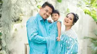 Kahiyang Ayu bersama Bobby Nasution dan Sedah Mirah Nasution saat pemotretan jelang kelahiran anak mereka yang kedua (Dok.Instagram/@dierabachir/https://www.instagram.com/p/CDcuIciHgbb/Komarudin)