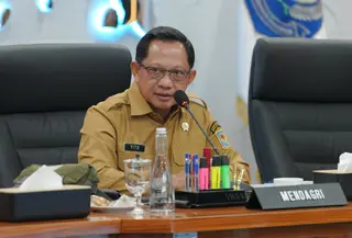 Menteri Dalam Negeri (Mendagri) Muhammad Tito Karnavian memimpin Rapat Koordinasi (Rakor) bersama pemerintah daerah (Pemda) terdampak bencana di Nusa Tenggara Timur (NTT), Selasa (8/9/2026) (Istimewa)