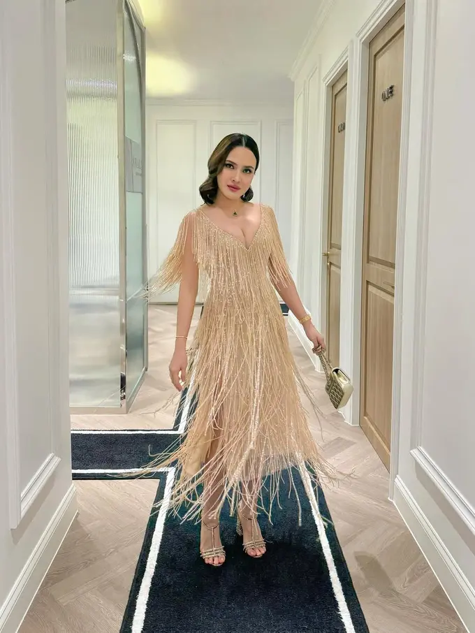 Gaya Glamor Shandy Aulia Nonton Konser Mariah Carey di Jakarta, Berkilau Bak Diva dengan Gaun Eddy Betty