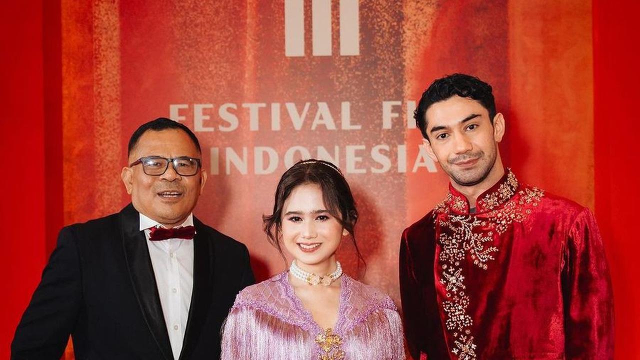 Bersama Reza Rahadian