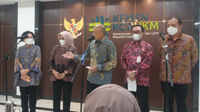 Menteri Koperasi dan UKM Teten Masduki dalam konferensi pers di Kementerian Koperasi dan UKM, Kamis (12/5/2022).