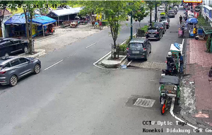 Suasana di Sekitar Optik Tugu Yogyakarta. (Foto: Tangkapan Layar cctv.jogjakota.go.id)