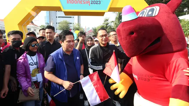 Kemeriahan trophy tour Piala Dunia U-17 di Kota Surabaya. (Dian Kurniawan/Liputan6.com)