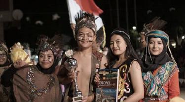 Mengamen Demi Tampilkan Angklung di Tanah Eropa