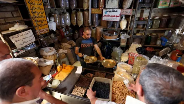 Di Irak, Jus dan Kue-kue Manis jadi Menu Wajib Buka Puasa