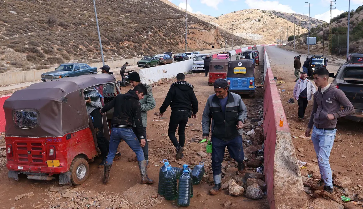 Dari sekitar 430.000 orang yang menyeberang ke Suriah, 30 persen diantaranya warga Lebanon, sementara 70 persen lainnya warga Suriah. (Anwar AMRO/AFP)