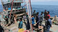 TNI Menangkap Dua Kapal Vietnam di Laut Natuna Utara. (Dokumentasi: TNI AL).