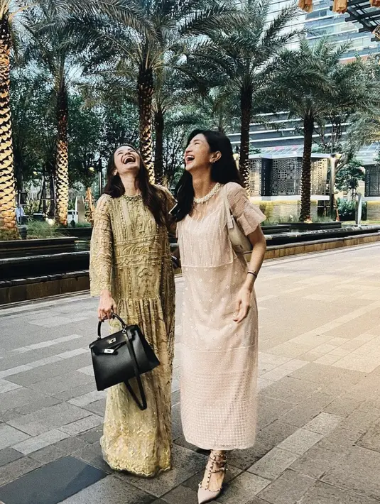 Hermes Kelly 28 Sellier black box leather with palladium hardware. Tas ini terbuat dari kulit hitam berkualitas tinggi yang dikenal sebagai black box leather. [Foto: Instagram/ Enzy Storia]