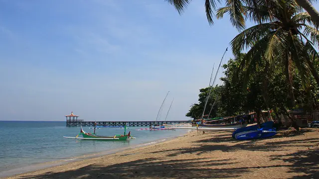 Pantai pasir putih situbondo