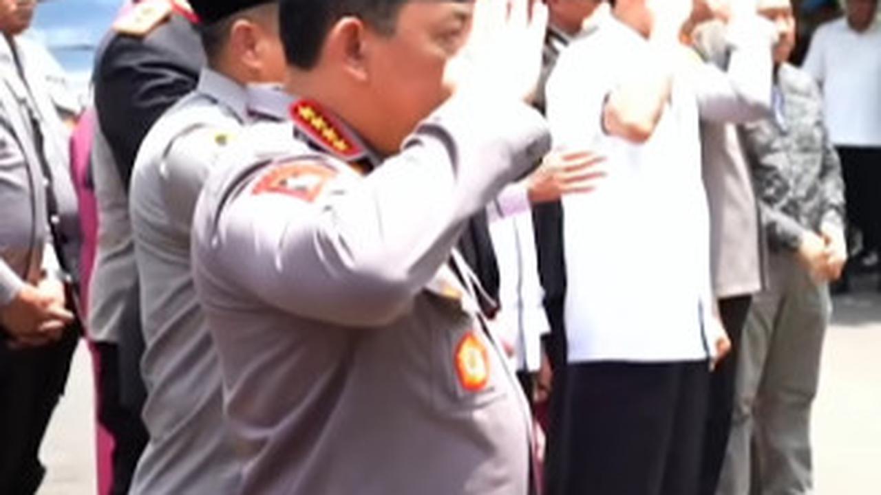 Kapolri Berikan Penghormatan Terakhir Kepada Jenazah Kapolres Boyolali