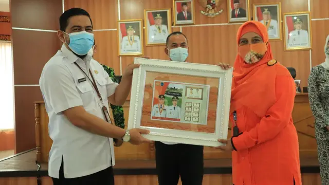 Hadiah 3 In 1 Bagi Pengantin Baru di Ogan Komering Ilir