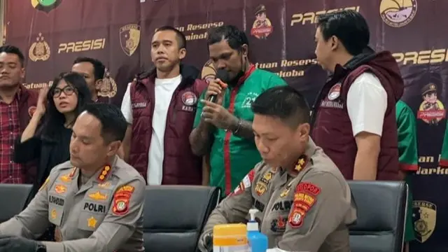 Polres Metro Jakarta Barat menggelar giat rilis terkait penangkapan Virgoun atas kasus dugaan penyalahgunaan narkoba jenis sabu.