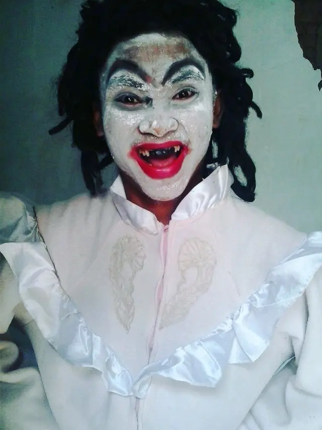 6 Aksi Netizen Tirukan Penampilan Hantu Ivanna Ini Bikin Ngakak