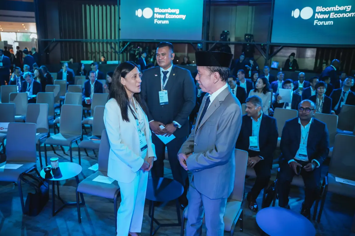 Presiden ke-7 Republik Indonesia Joko Widodo (Jokowi) menghadiri Bloomberg New Economy Forum yang berlangsung di Singapura. (Sumber: SCTV)