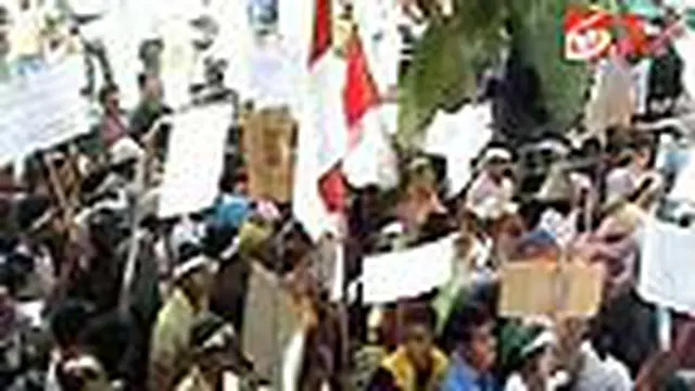 Warga Kembali Protes Tambang Emas