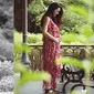 6 Potret Julie Estelle Umumkan Hamil Anak Pertama, Pamer Baby Bump (Sumber: Instagram/julstelle)